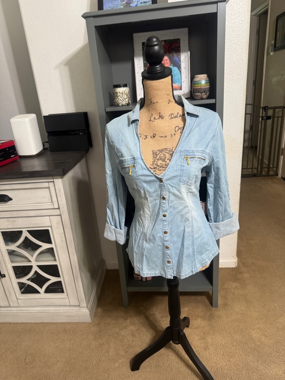 G by Guess Light Blue Denim Button-Front Shirt Size M